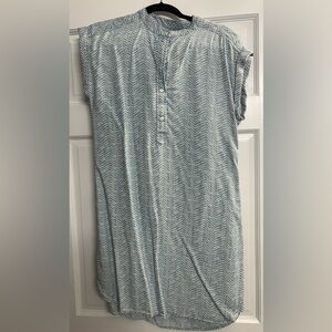 Vineyard Vines Blue and White Zigzag Dress size 2